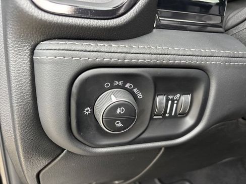 Used 2025 RAM 2500 Limited AWD/4WD image 28
