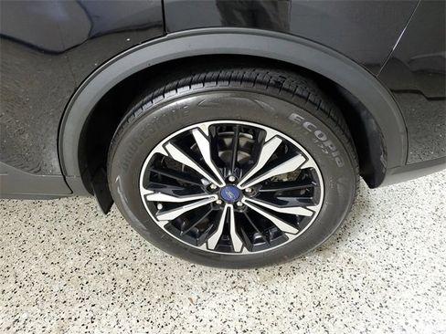 Used 2022 Ford Escape SE w/ SE Sport Appearance Package image 8