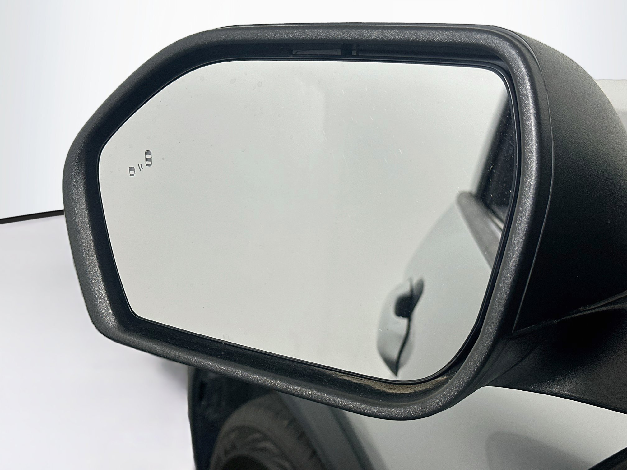 Used 2020 Ford Explorer XLT w/ Equipment Group 202A RWD image 16
