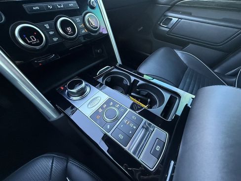 Used 2020 Land Rover Discovery HSE Luxury image 29