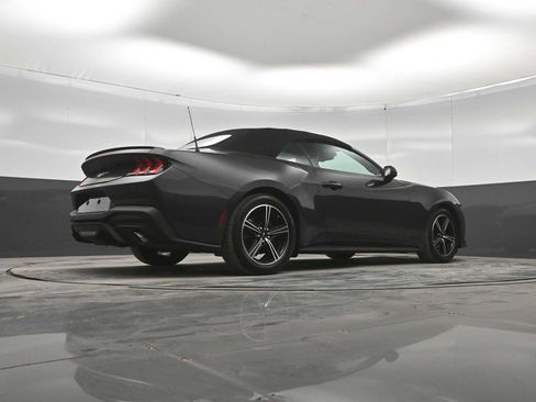 Used 2024 Ford Mustang Premium RWD image 39