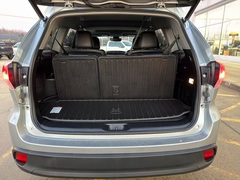 Used 2017 Toyota Highlander XLE image 15