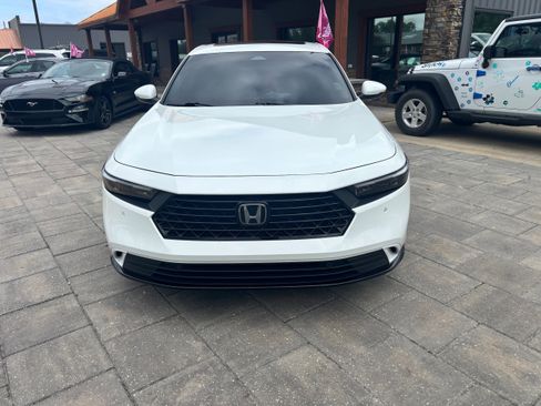 Used 2024 Honda Accord EX-L image 2