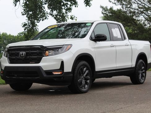 Used 2024 Honda Ridgeline Sport image 4