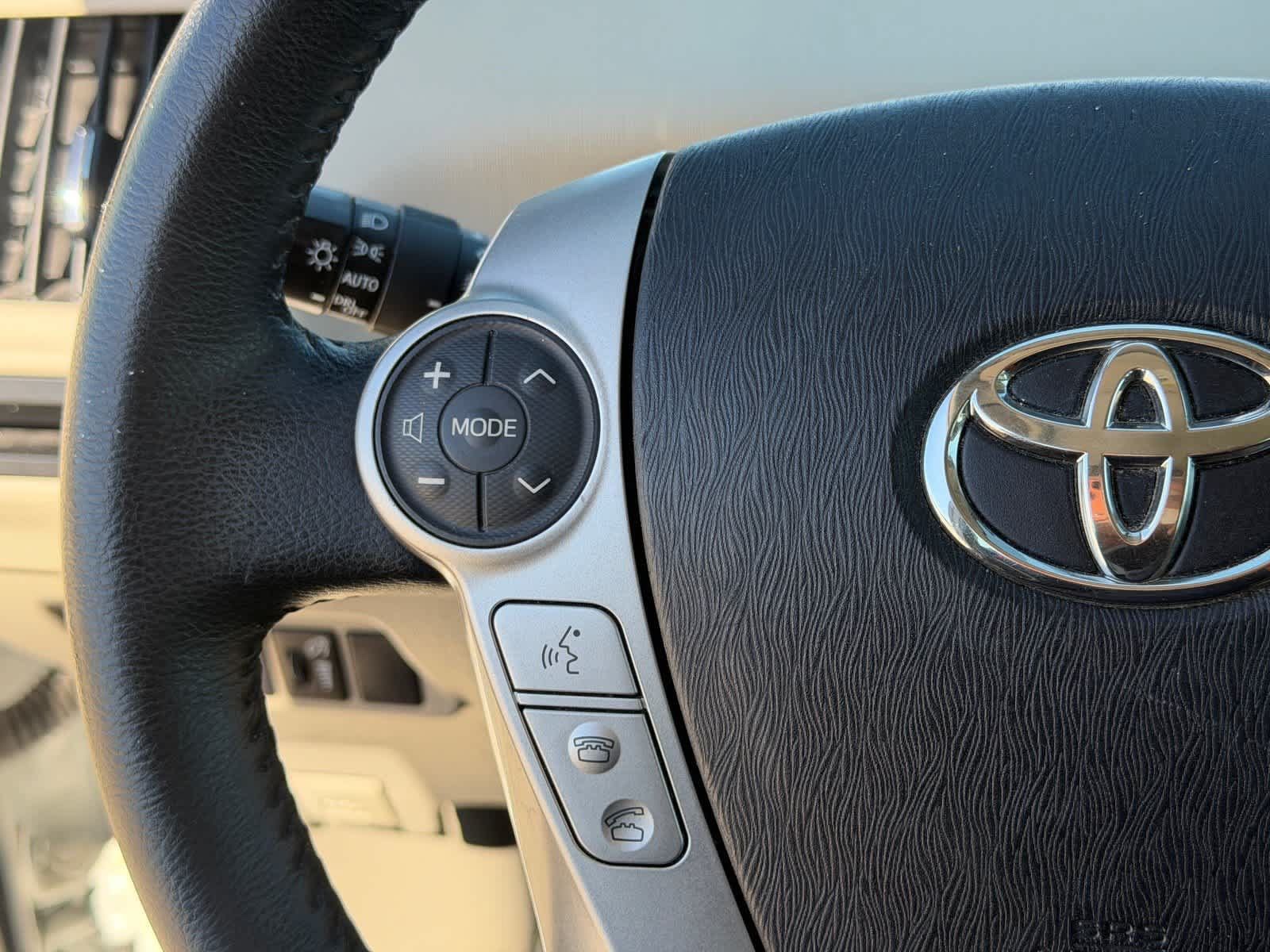 Used 2014 Toyota Prius V Five FWD image 22