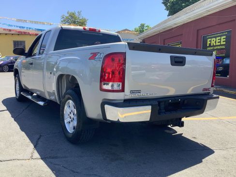 Used 2008 GMC Sierra 1500 SLE w/ Power Pack Plus AWD/4WD image 5