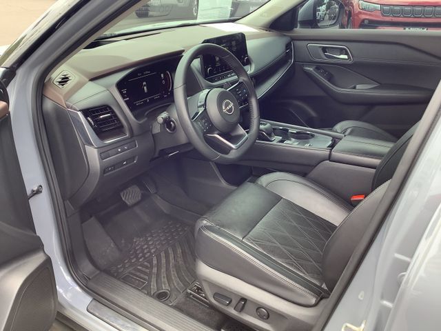 Used 2022 Nissan Rogue Platinum w/ Head-Up Display Package FWD image 7