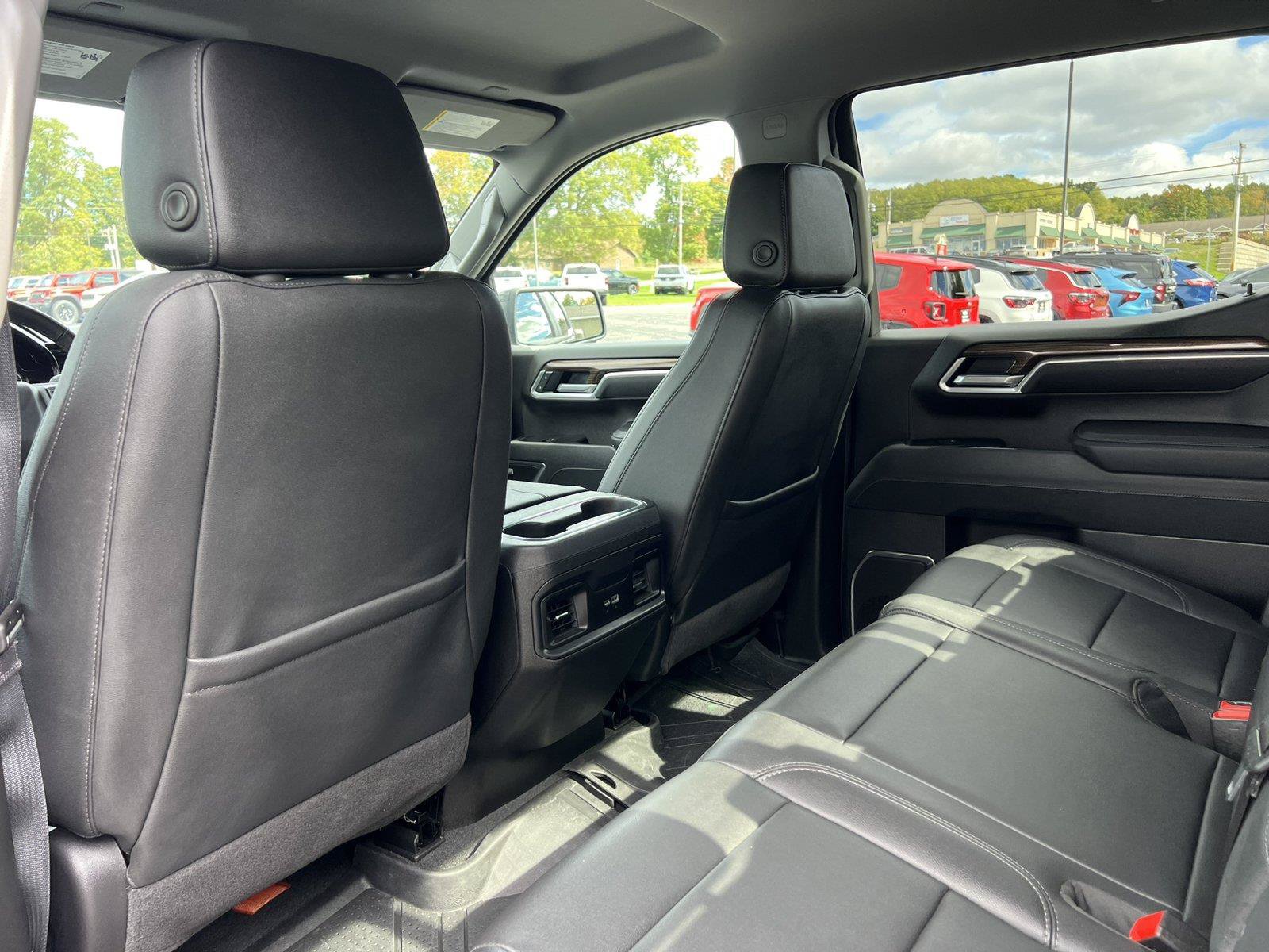 Used 2025 Chevrolet Silverado 1500 RST w/ Redline Edition AWD/4WD image 34