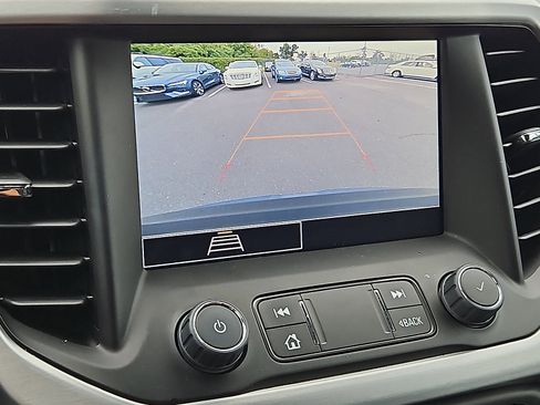 Certified 2022 GMC Acadia SLE w/ Driver Convenience Package image 17