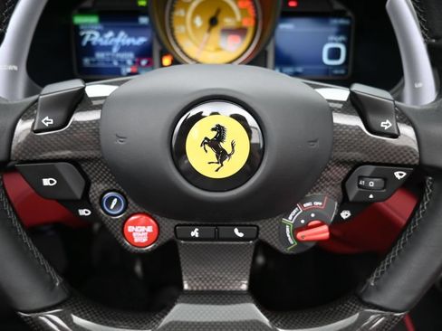 Used 2020 Ferrari Portofino RWD image 18