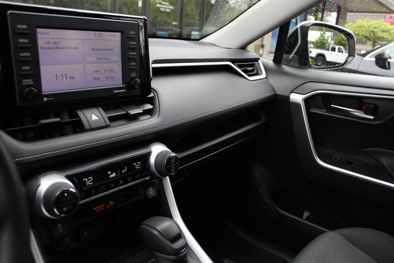 Used 2022 Toyota RAV4 XLE AWD/4WD image 14
