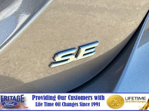 Used 2022 Toyota Camry SE w/ Carpet Mat Package (TMS) FWD image 25