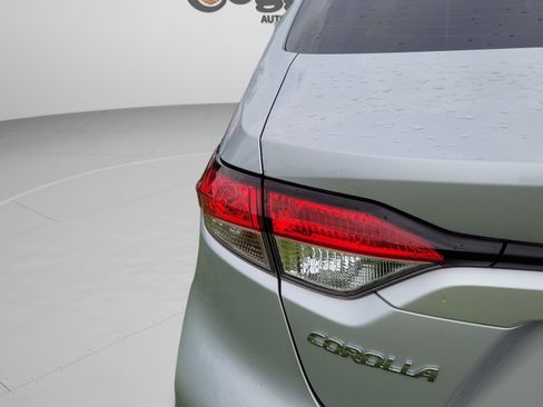 Used 2023 Toyota Corolla LE w/ LE Convenience Package FWD image 22