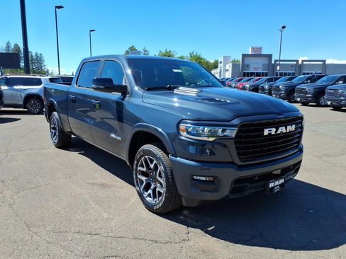 New 2026 RAM 1500 Laramie w/ Sport Appearance Package AWD/4WD image 9