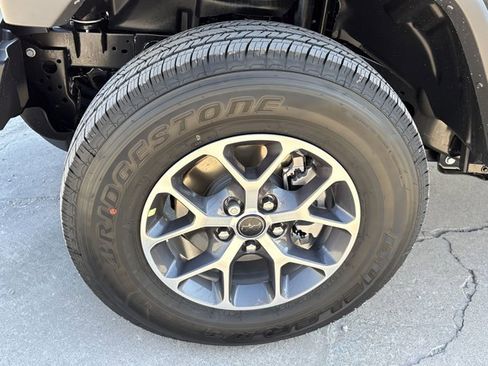 New 2025 Jeep Gladiator Sport image 9