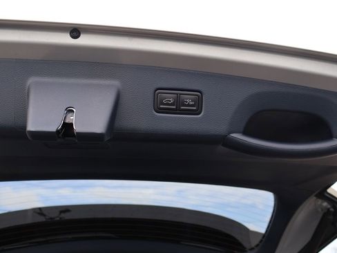 New 2026 Kia Carnival EX FWD image 11