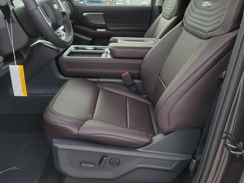 New 2025 Ford Expedition Platinum w/ Platinum Ultimate Package image 9