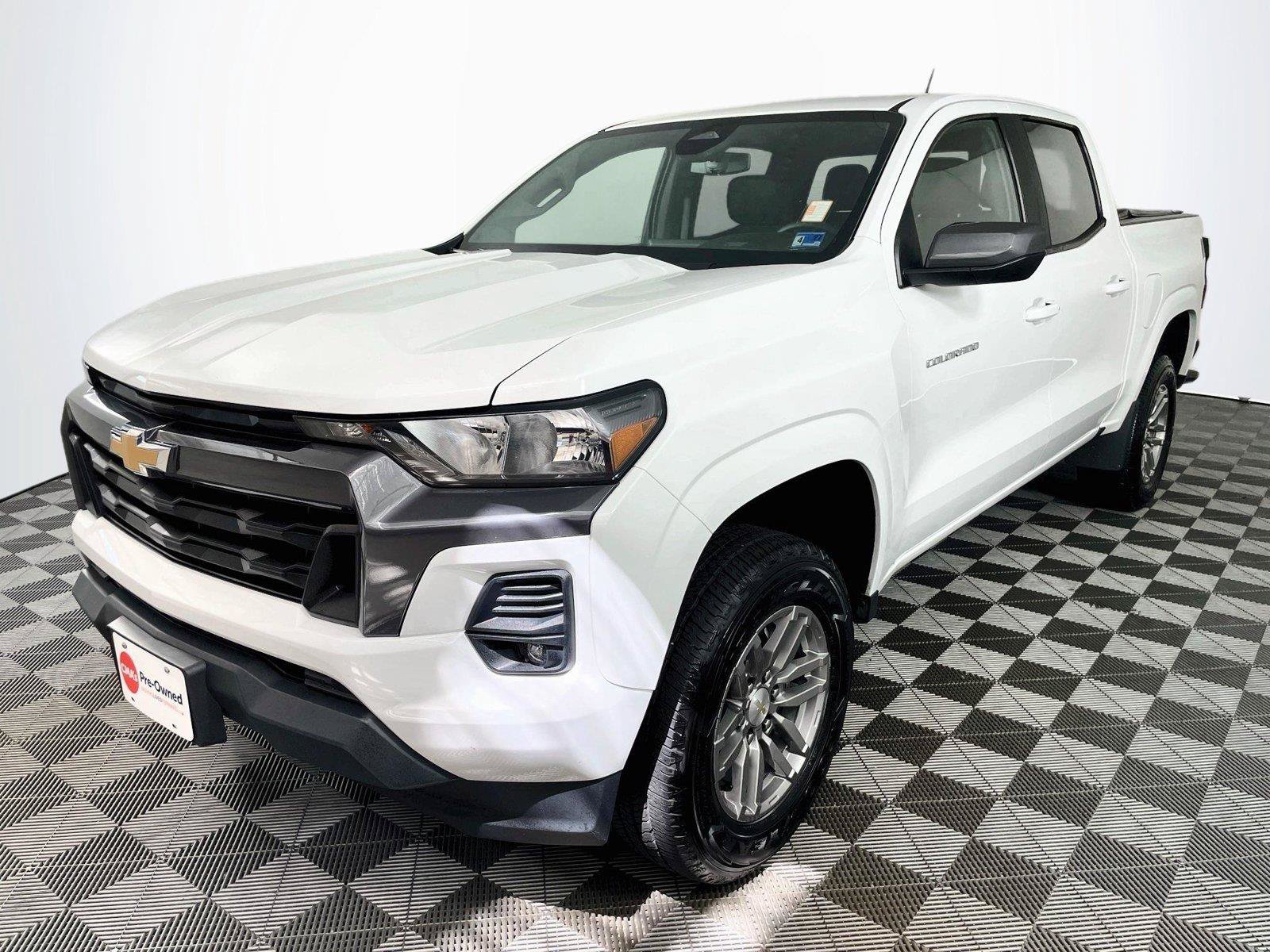 Used 2023 Chevrolet Colorado LT w/ LT Convenience Package RWD image 3