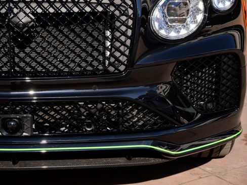 Used 2025 Bentley Bentayga AWD/4WD image 12