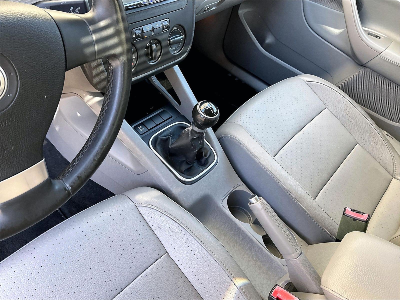 Used 2009 Volkswagen Jetta Wolfsburg Edition FWD image 16