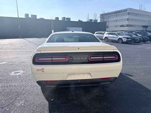 Used 2022 Dodge Challenger GT image 4