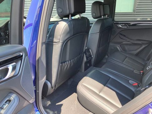 Certified 2024 Porsche Macan image 18