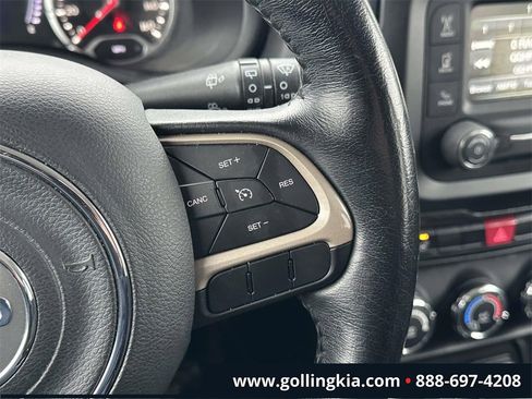 Used 2017 Jeep Renegade Latitude w/ Cold Weather Group image 21