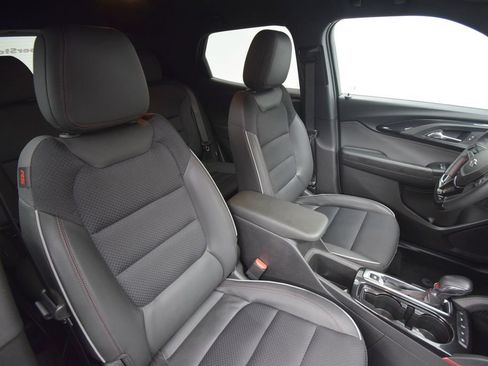 Used 2023 Chevrolet TrailBlazer RS w/ Convenience Package FWD image 17