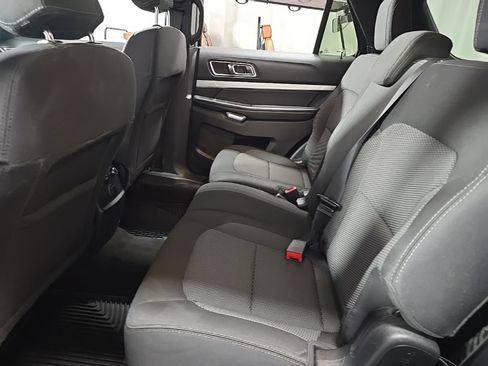 Used 2017 Ford Explorer XLT FWD image 27