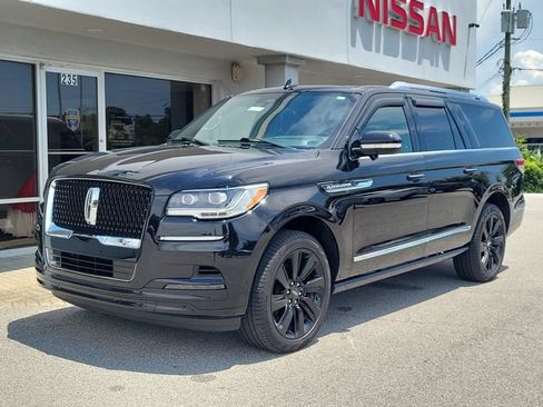 Used 2024 Lincoln Navigator L Reserve AWD/4WD image 14