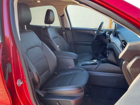 Used 2020 Ford Escape Titanium image 40