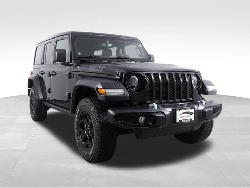 Used 2023 Jeep Wrangler Unlimited w/ Sun & Screen Package AWD/4WD image 12