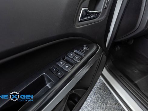 Used 2022 Chevrolet Colorado LT w/ LT Convenience Package image 12