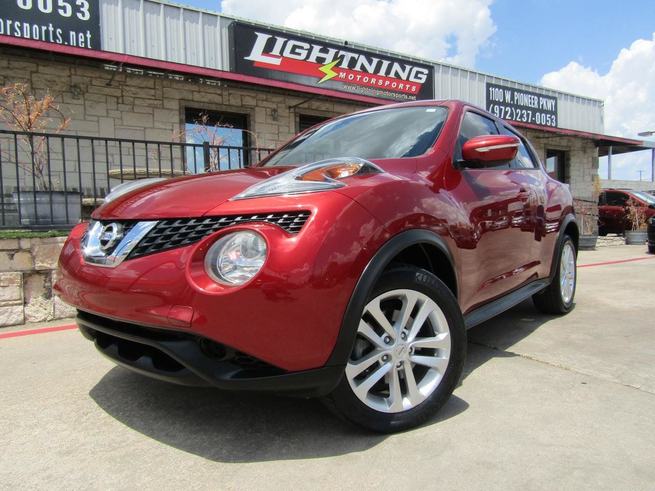 Used 2016 Nissan Juke S FWD image 1