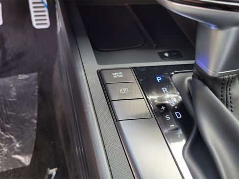 Certified 2025 Hyundai Elantra Sport image 26