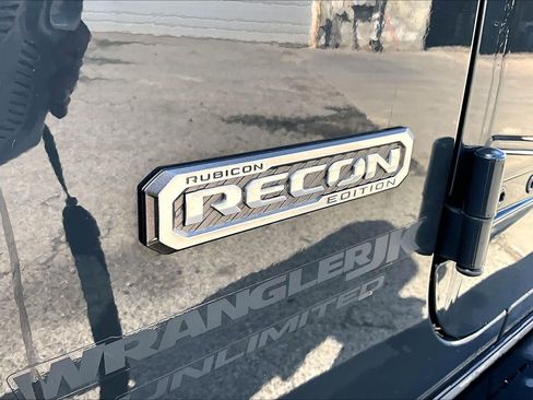 Used 2018 Jeep Wrangler Unlimited Rubicon AWD/4WD image 12