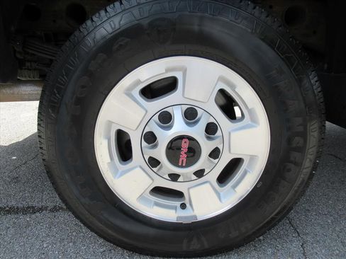 Used 2016 GMC Sierra 2500 SLE w/ SLE Preferred Package AWD/4WD image 8