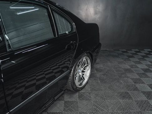 Used 2003 BMW M5 image 7