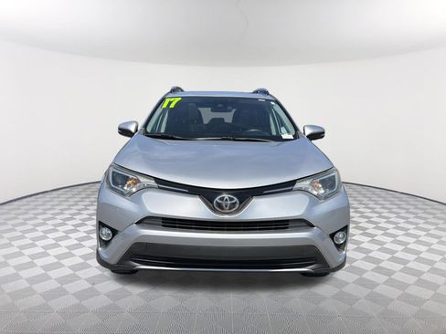 Used 2017 Toyota RAV4 XLE FWD image 2