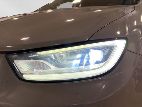 Used 2023 Chrysler Pacifica Touring-L image 13