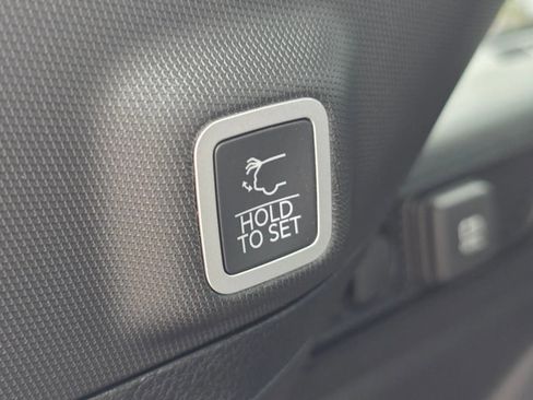 New 2025 Jeep Grand Cherokee Altitude image 27