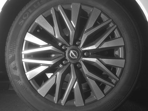 Used 2025 Nissan Altima 2.5 SV FWD image 15