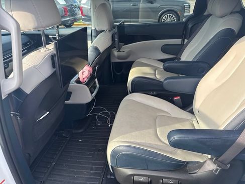 Used 2025 Kia Carnival SX Prestige FWD image 11
