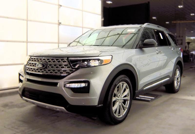 Used 2024 Ford Explorer Limited AWD/4WD image 5