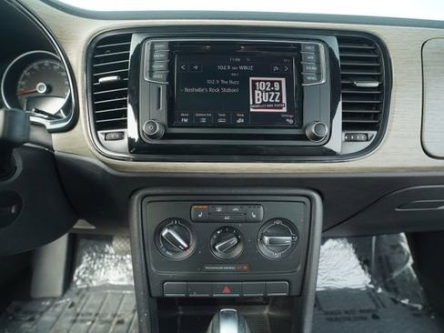 Used 2018 Volkswagen Beetle 2.0T Coast image 22