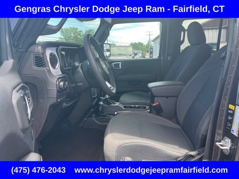 Certified 2025 Jeep Wrangler Unlimited Sahara AWD/4WD image 47