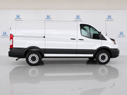 Used 2023 Ford Transit 250 Low Roof w/ Load Area Protection Package RWD image 3