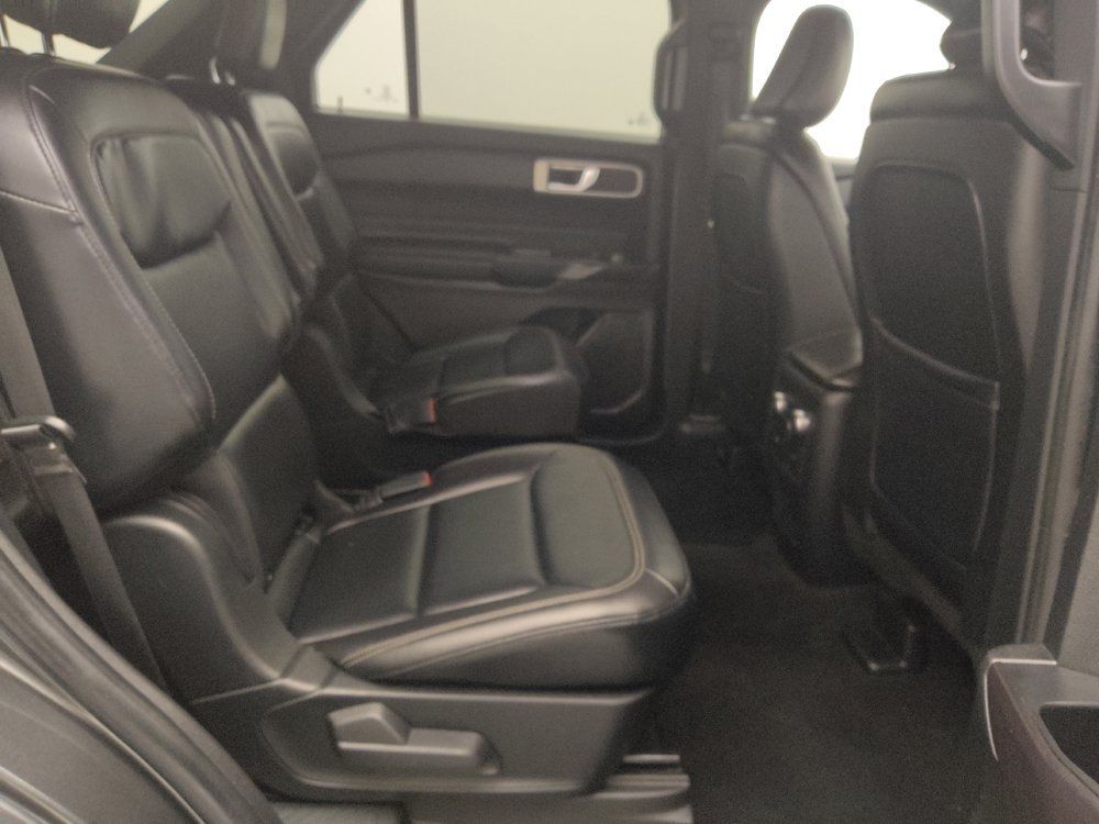 Used 2020 Ford Explorer XLT w/ Equipment Group 202A AWD/4WD image 19
