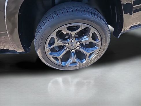 Used 2023 RAM 1500 Limited w/ Night Edition image 32