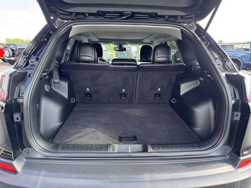 Used 2019 Jeep Cherokee Limited AWD/4WD image 30